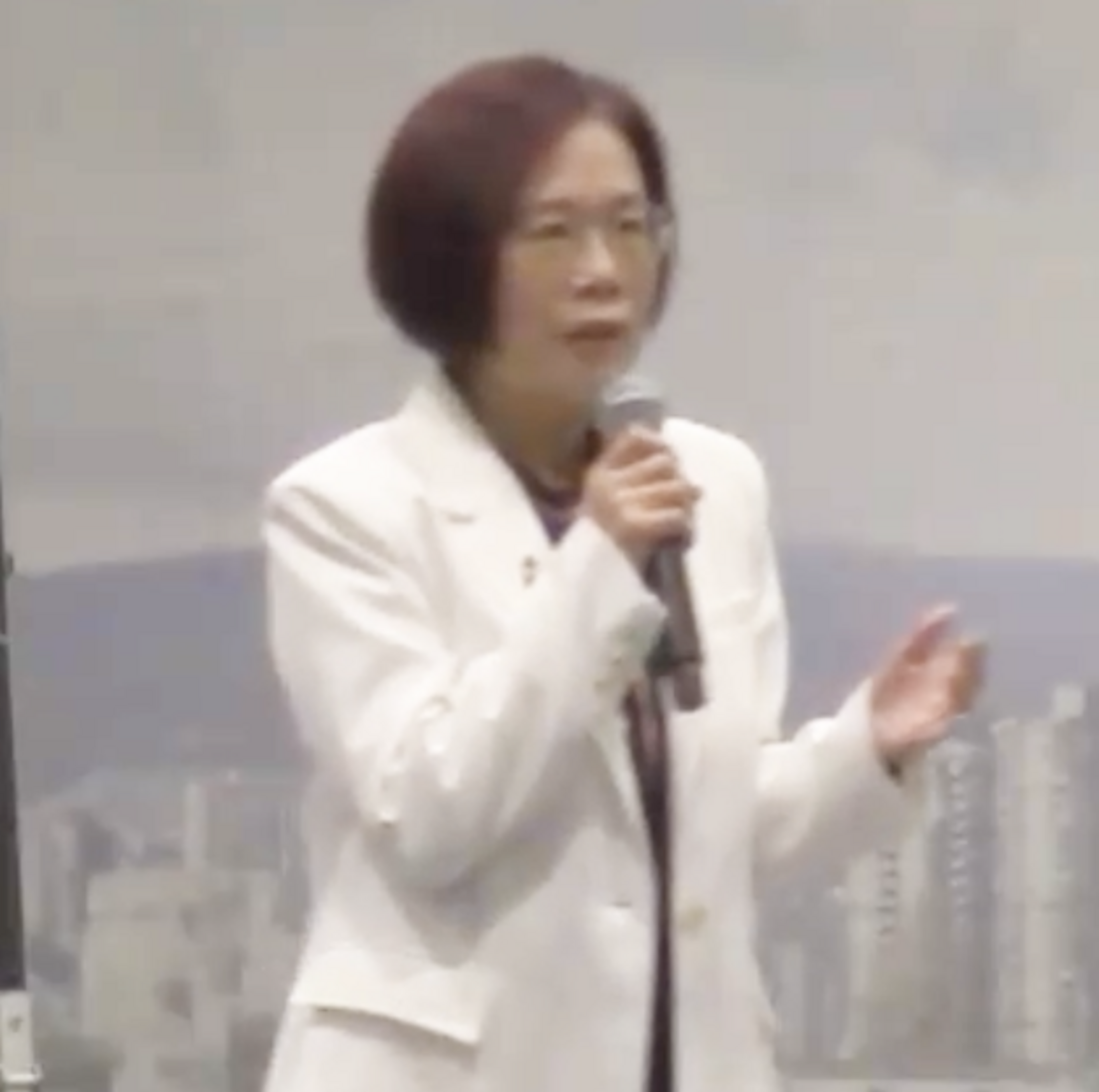客製化的獨特保單規劃 — 人工智能無法取代 [Chiung-Yu Su]