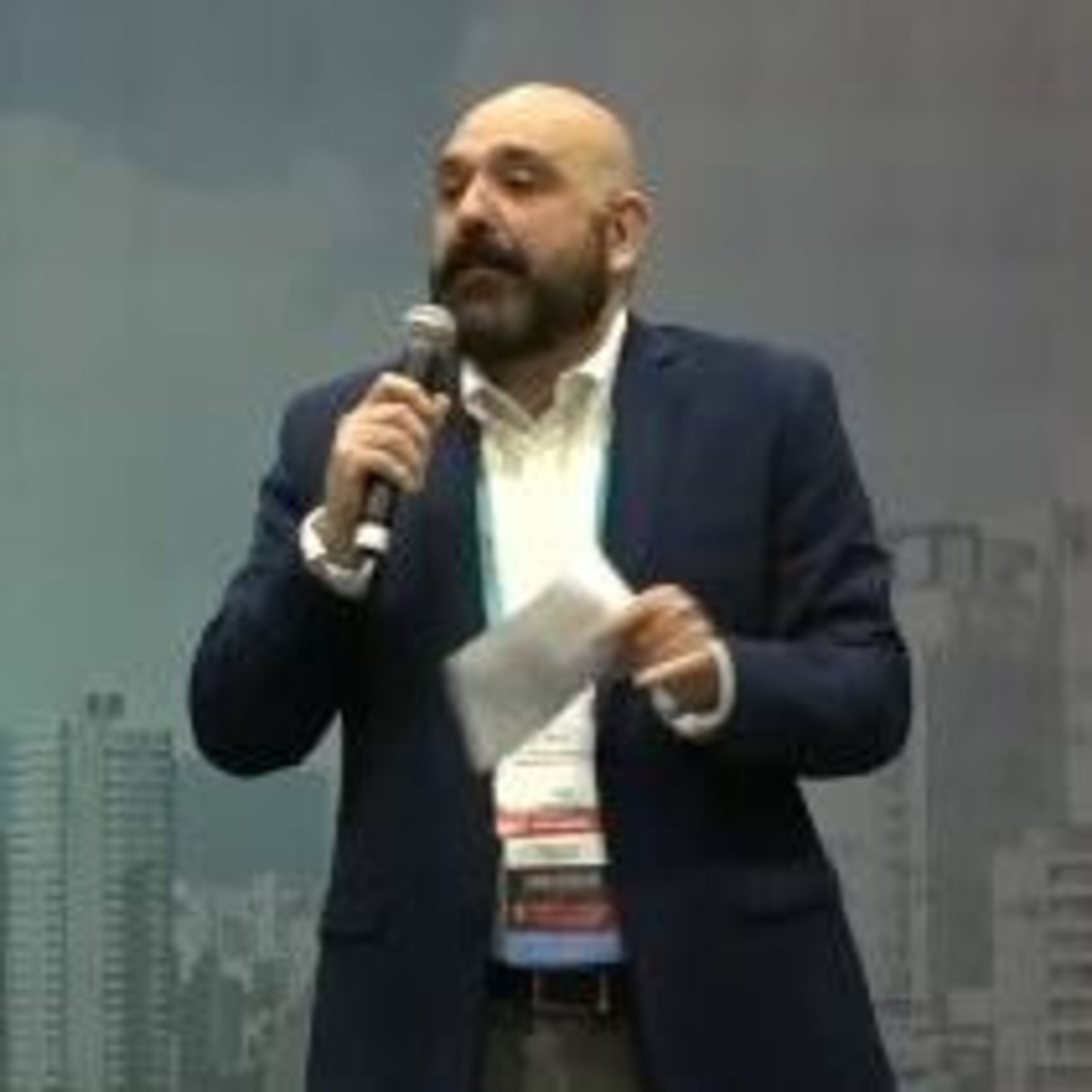 Fomentar la comunicación y la confianza para establecer relaciones duraderas con los clientes image