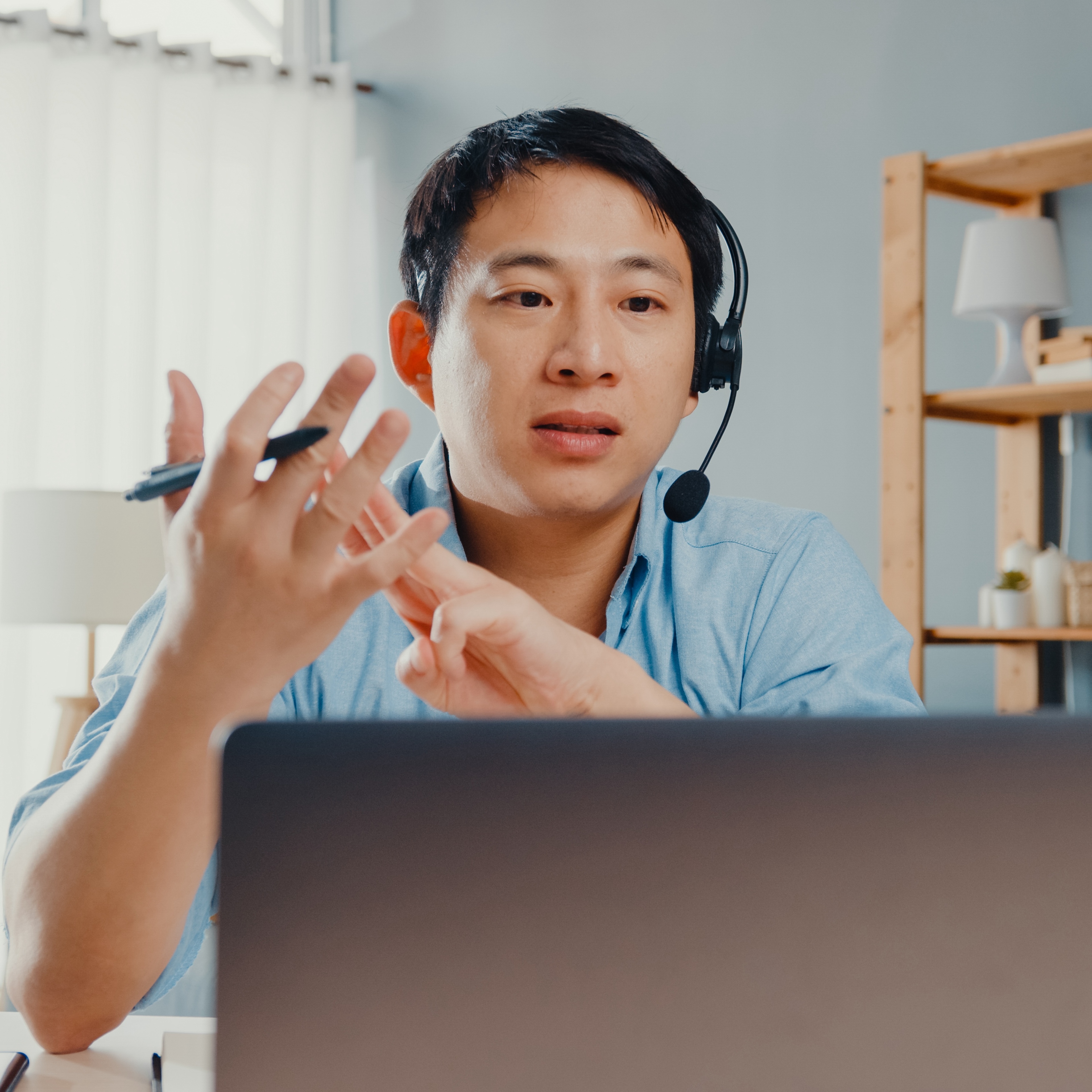 Communicating effectively during virtual meetings with your clients