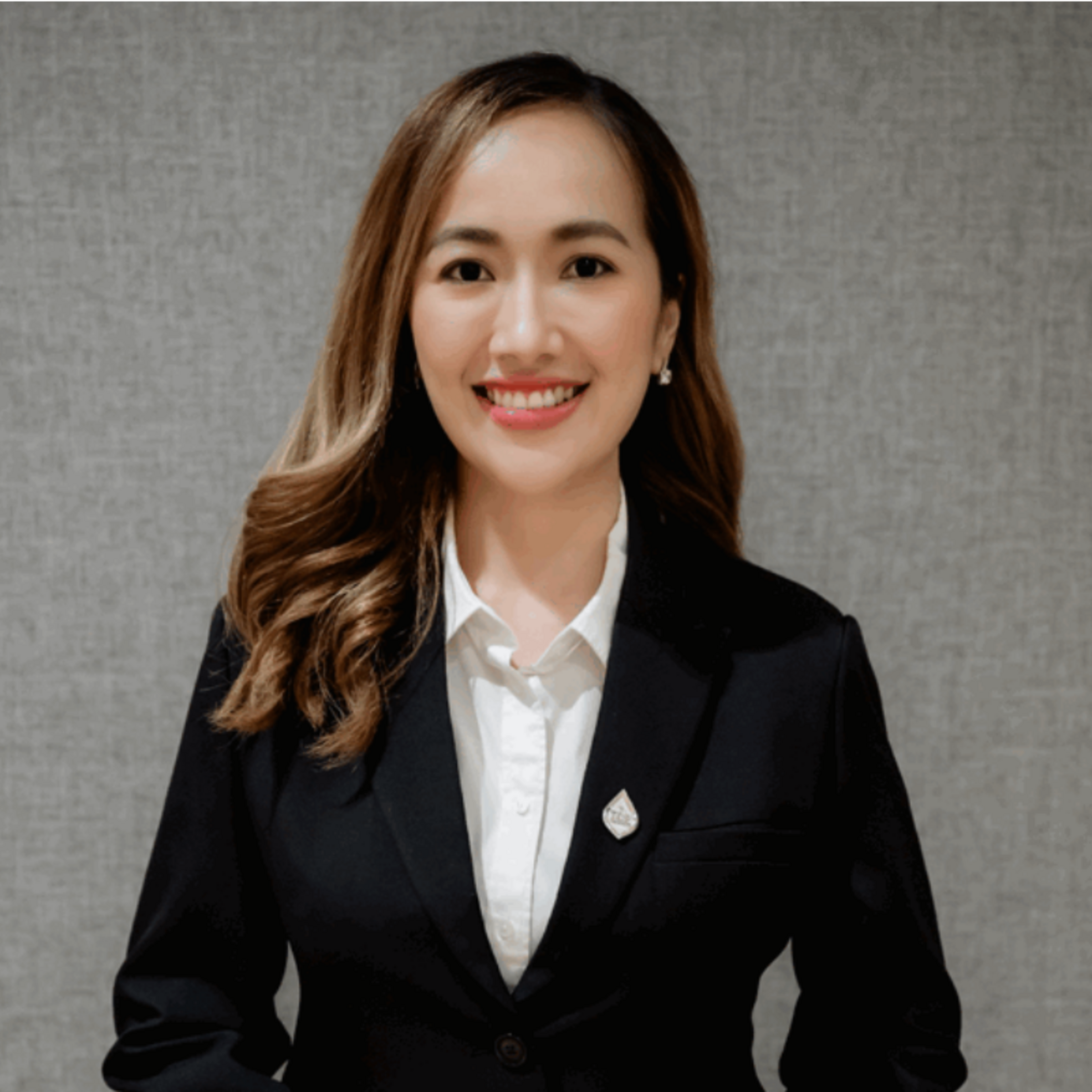 เสริมเกราะความเชื่อมั่นในยุคสแกมเมอร์: ล้วงลึกกลยุทธ์ที่ปรึกษาการเงินในการสร้างความไว้วางใจให้ลูกค้า ท่ามกลางภัยมิจฉาชีพออนไลน์ การแอบอ้างตัวตน และกลโกงดิจิทัล [สุชาวดี จันทร์เชื้อ Suchawadee Chanchuea]