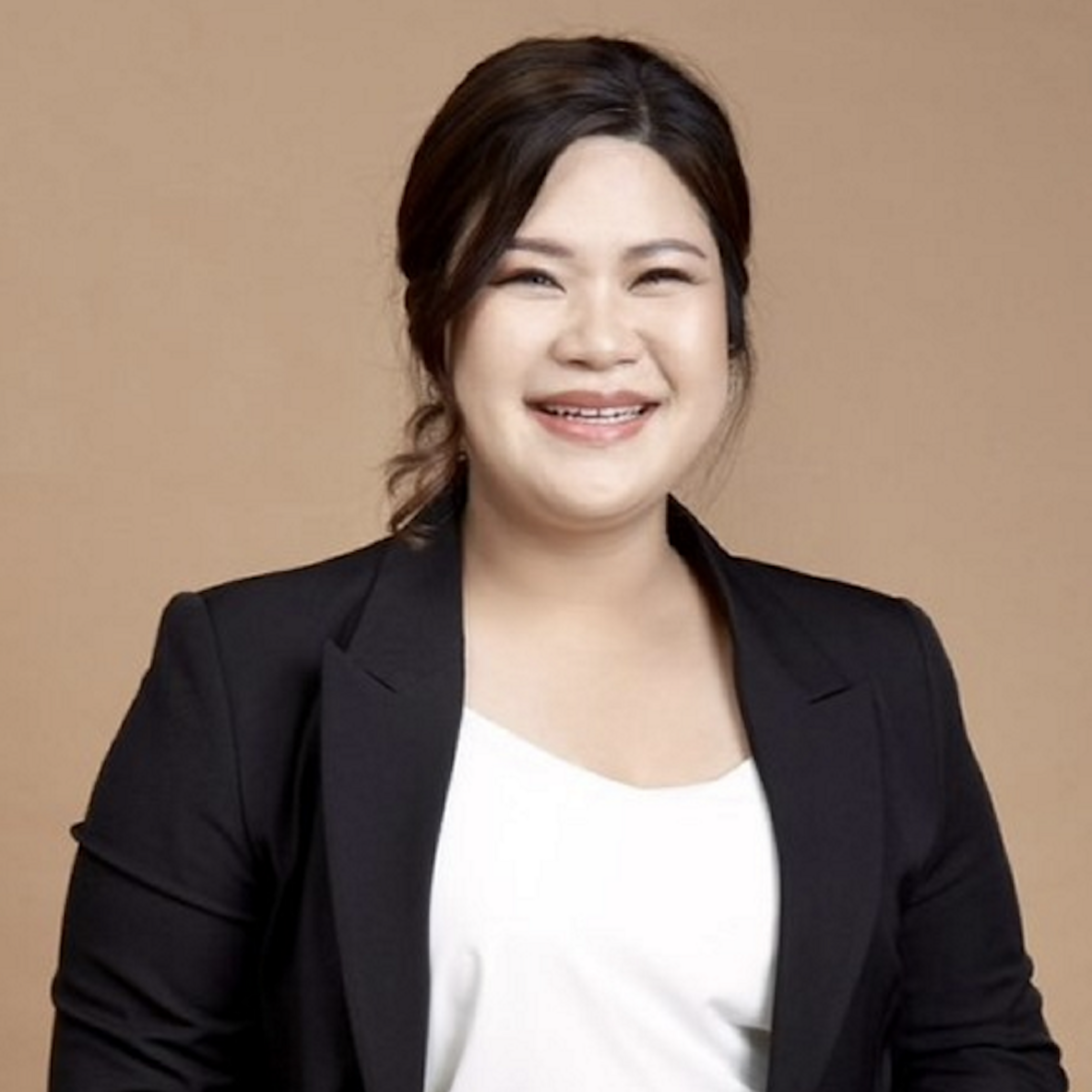 พลังแห่งสายสัมพันธ์: กลยุทธ์มัดใจลูกค้าผ่านการสร้างความสัมพันธ์แบบเฉพาะตัวสู่ความสำเร็จในระยะยาว [สุพพัตรา ผ่านมรคา Suppattra Phanmorakha]