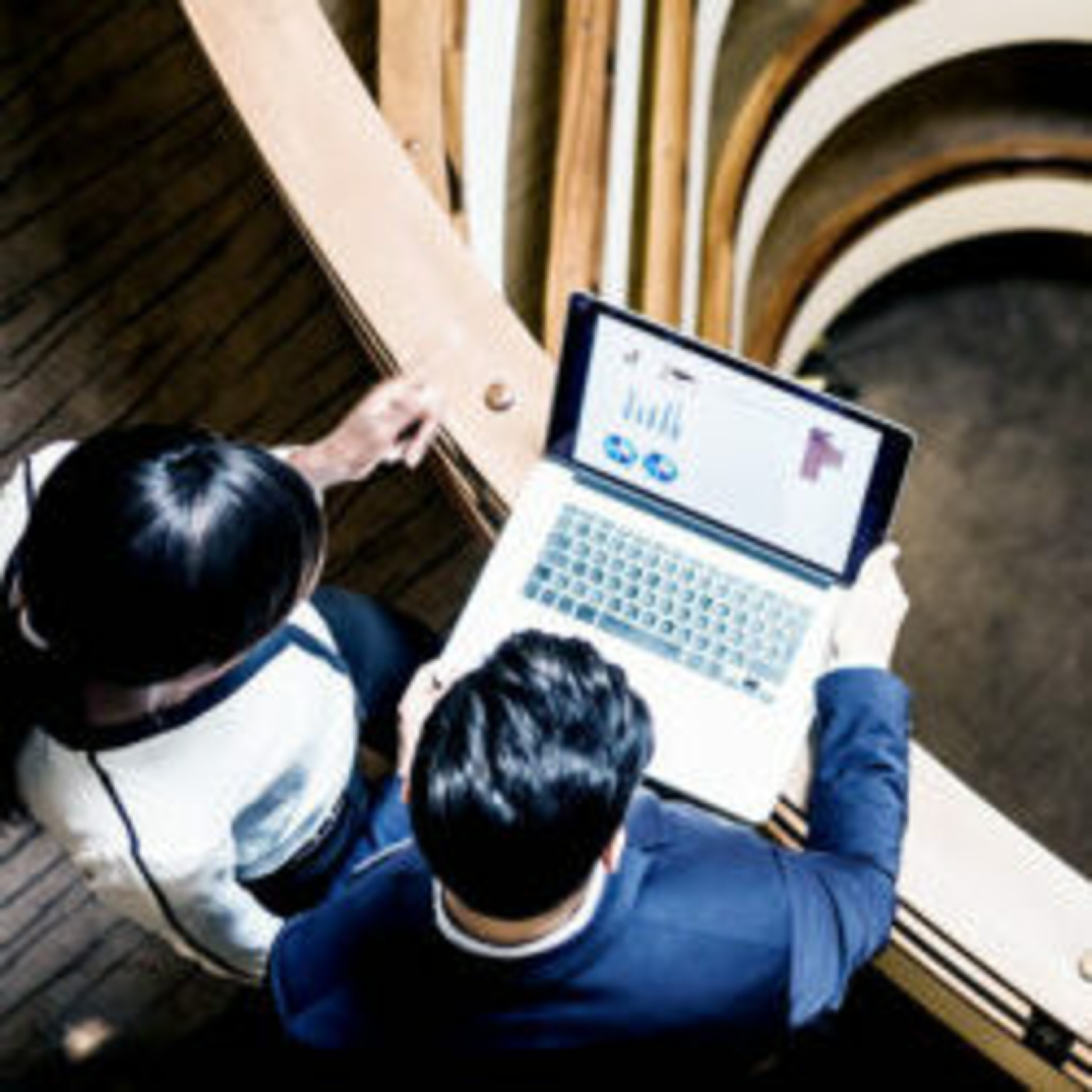 Thêm trải nghiệm số để thu hút khách hàng