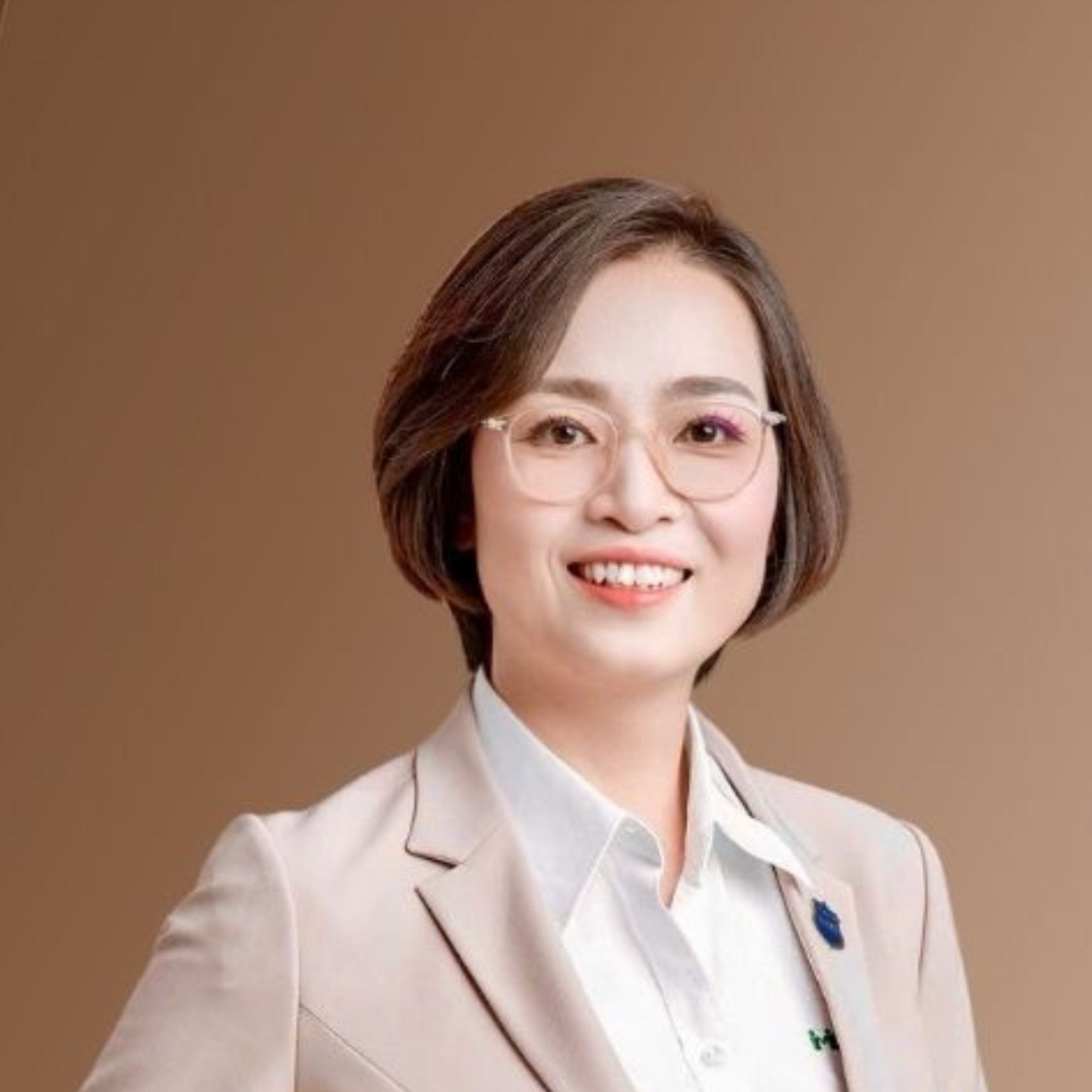  Thập kỷ vàng trong nghề: Xây dựng tập khách hàng chiến lược và nghệ thuật thích nghi trong biến động [10105063 Ho Thi Hai]