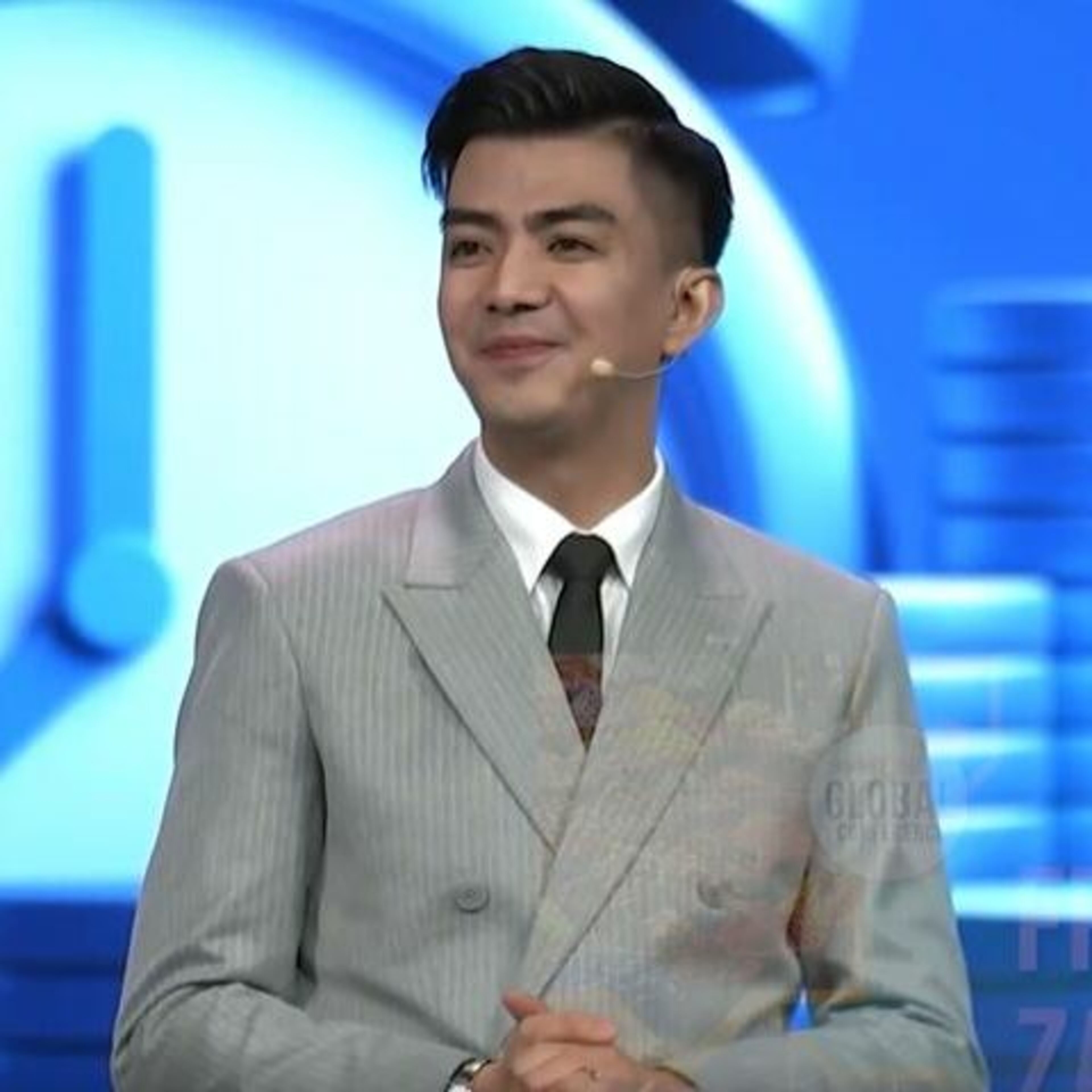 退休規劃衣袋概念 image