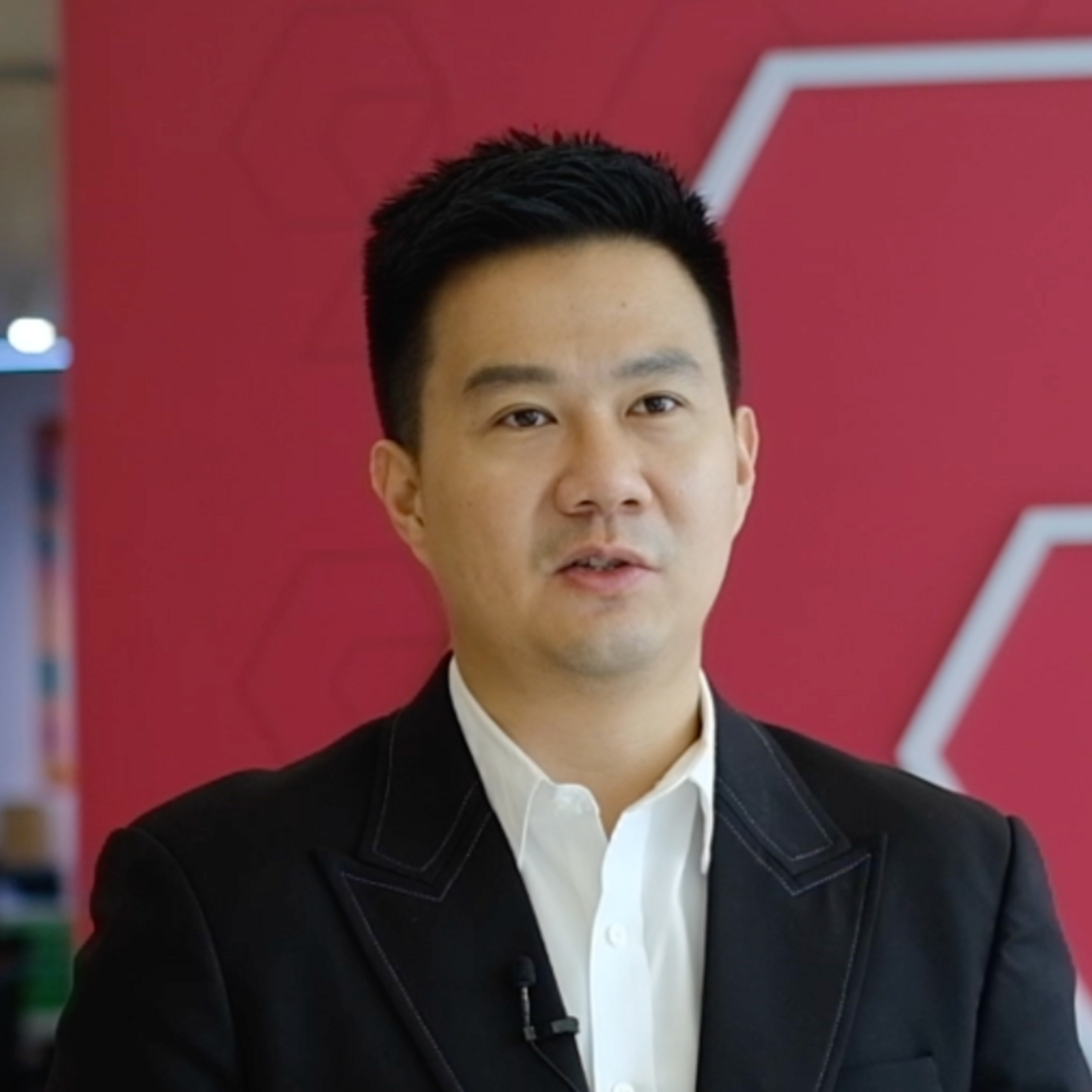 การสร้างความเชื่อมั่นในวัฒนธรรมที่ให้ความสำคัญกับครอบครัว: พลังของการให้คำปรึกษาทางการเงินที่ยึดหลักความสัมพันธ์ [ก้องเกียรติ ศักดิ์อนุชัยชาญ KONGKIET SAKANUCHAICHAN]